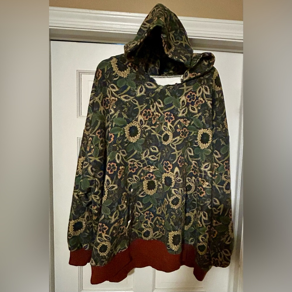 Natural Life Floral Distressed Hoodie Large/XL